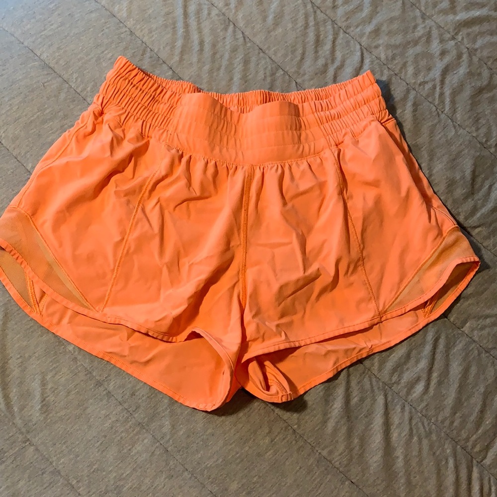 Lululemon High rise Hottie Hot short, 2.5 inch inseam Sunny Coral